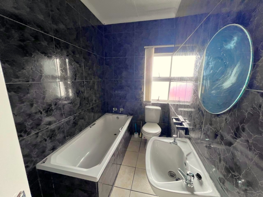 6 Bedroom Property for Sale in Shelly Beach KwaZulu-Natal