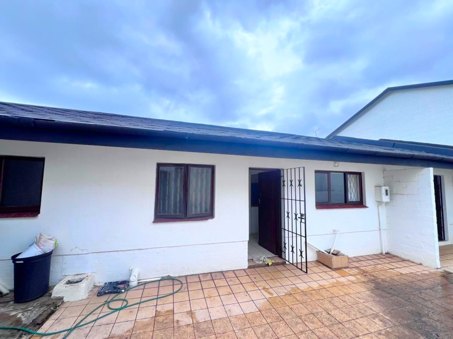 6 Bedroom Property for Sale in Shelly Beach KwaZulu-Natal