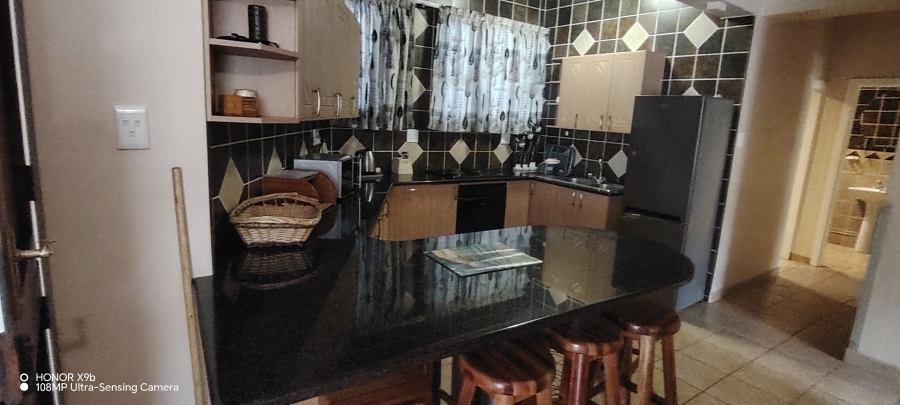 To Let 2 Bedroom Property for Rent in Margate KwaZulu-Natal