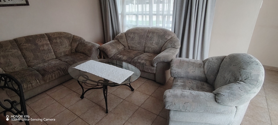 To Let 2 Bedroom Property for Rent in Margate KwaZulu-Natal