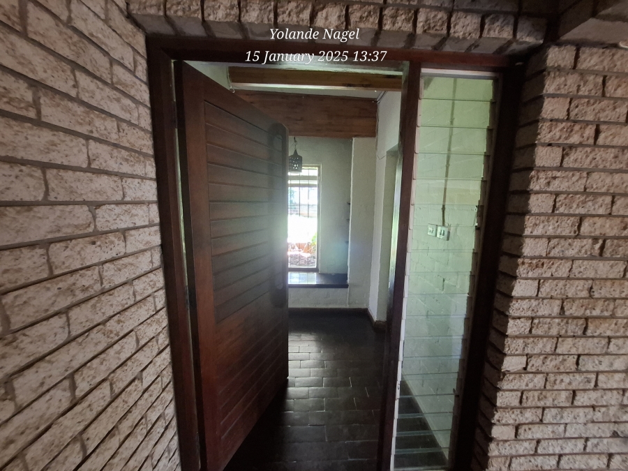 To Let 3 Bedroom Property for Rent in Signal Hill KwaZulu-Natal