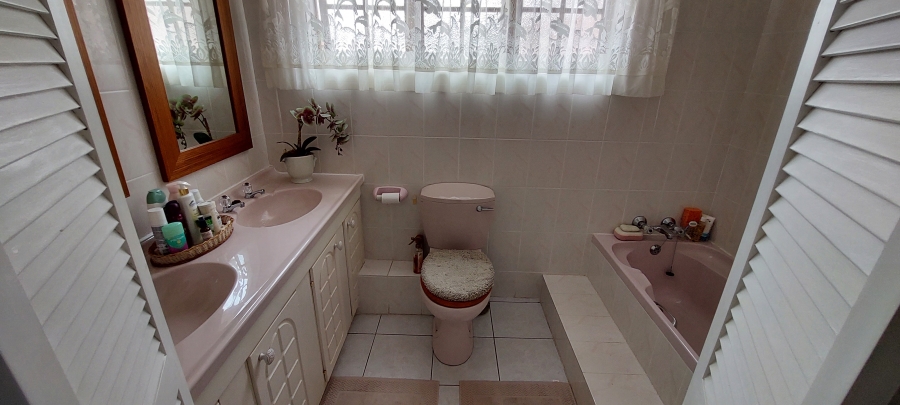 4 Bedroom Property for Sale in Shelly Beach KwaZulu-Natal