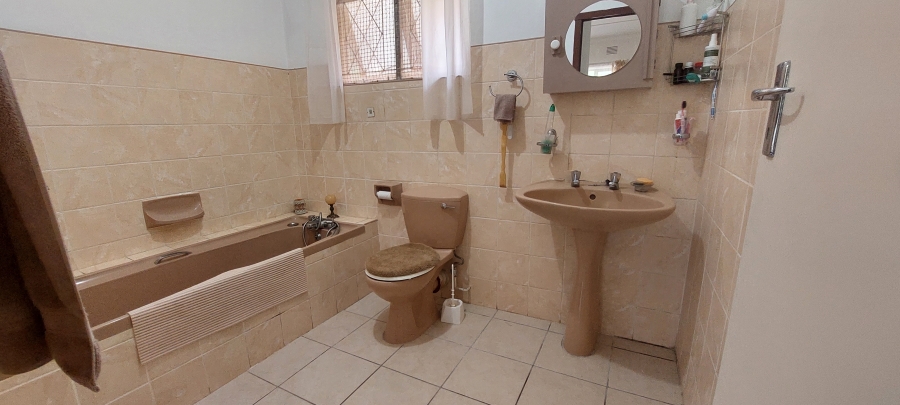 2 Bedroom Property for Sale in Uvongo KwaZulu-Natal