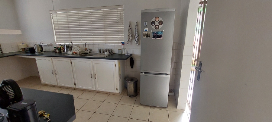 2 Bedroom Property for Sale in Uvongo KwaZulu-Natal