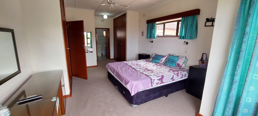 4 Bedroom Property for Sale in Uvongo Beach KwaZulu-Natal