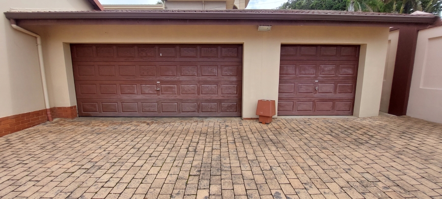 4 Bedroom Property for Sale in Uvongo Beach KwaZulu-Natal