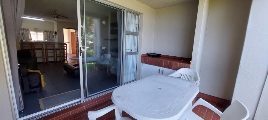 To Let 2 Bedroom Property for Rent in Uvongo KwaZulu-Natal