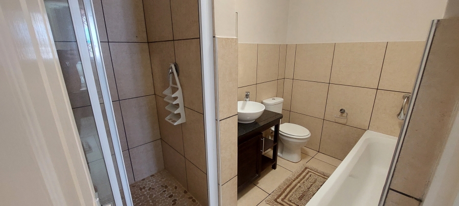 To Let 4 Bedroom Property for Rent in Margate KwaZulu-Natal