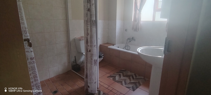 To Let 3 Bedroom Property for Rent in Uvongo KwaZulu-Natal