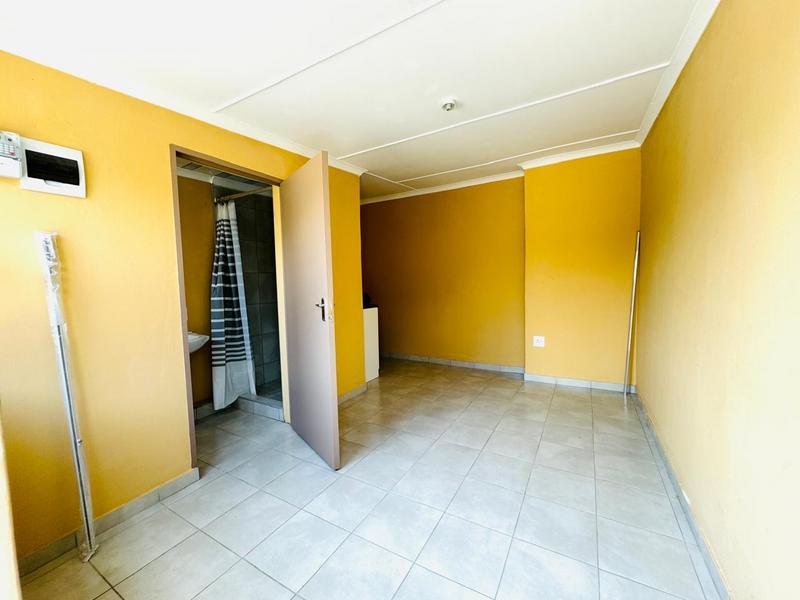 To Let 1 Bedroom Property for Rent in Woodlands KwaZulu-Natal