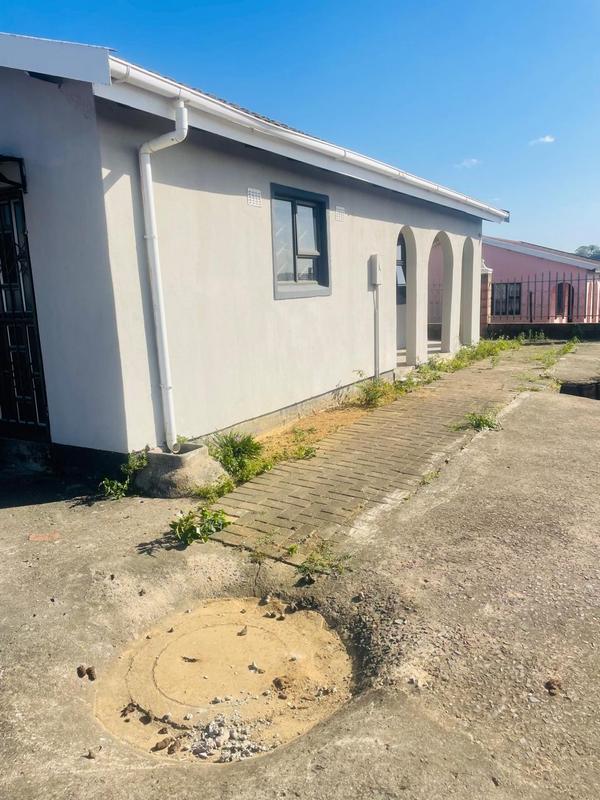 3 Bedroom Property for Sale in Umlazi KwaZulu-Natal