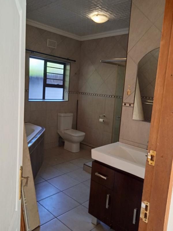 To Let 4 Bedroom Property for Rent in Meer En See KwaZulu-Natal