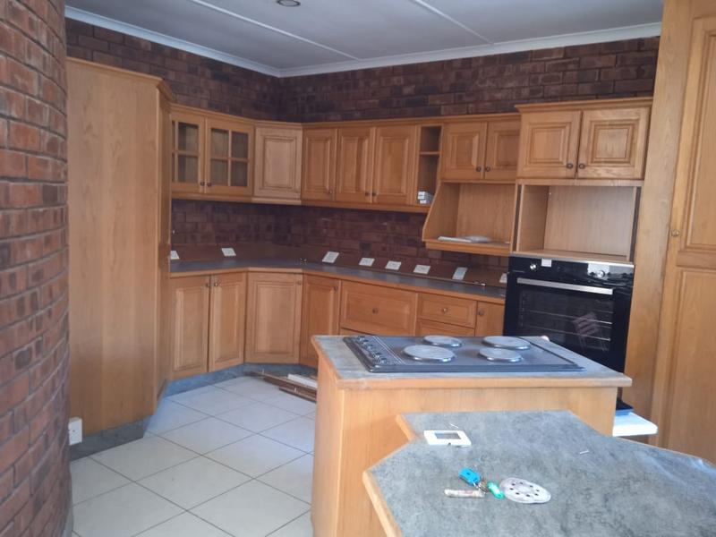 To Let 4 Bedroom Property for Rent in Meer En See KwaZulu-Natal