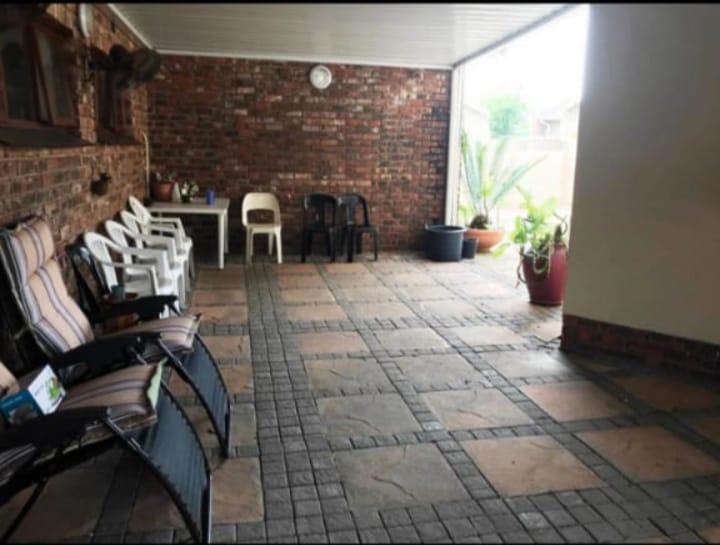 To Let 6 Bedroom Property for Rent in Veld En Vlei KwaZulu-Natal