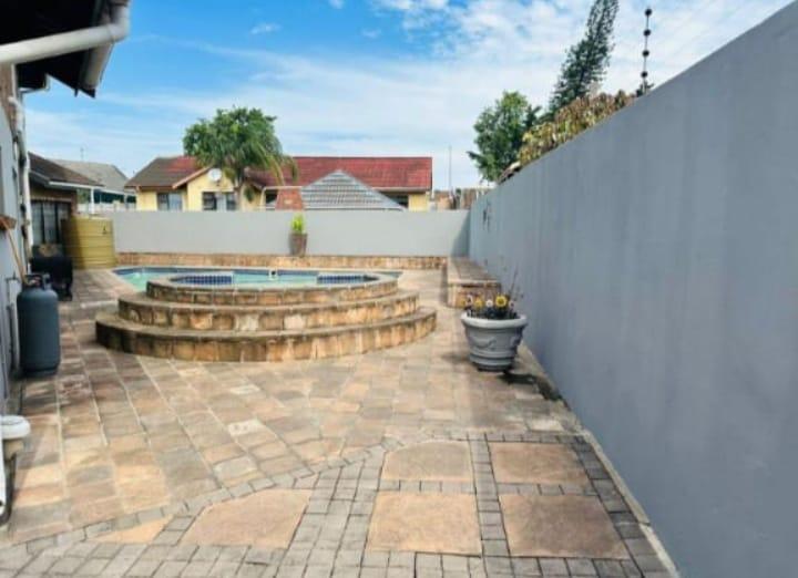 To Let 6 Bedroom Property for Rent in Veld En Vlei KwaZulu-Natal