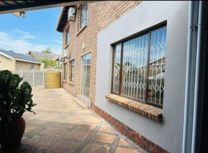 To Let 6 Bedroom Property for Rent in Veld En Vlei KwaZulu-Natal