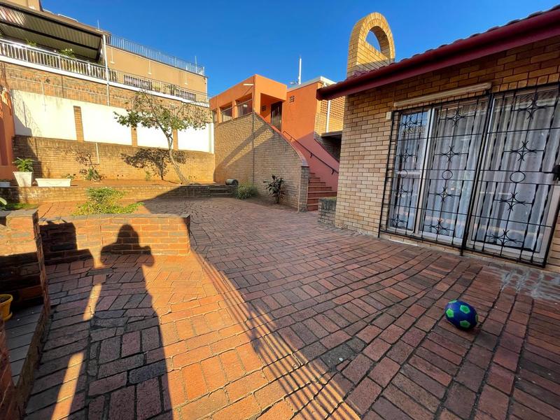 5 Bedroom Property for Sale in Sydenham KwaZulu-Natal