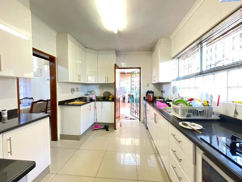 5 Bedroom Property for Sale in Sydenham KwaZulu-Natal