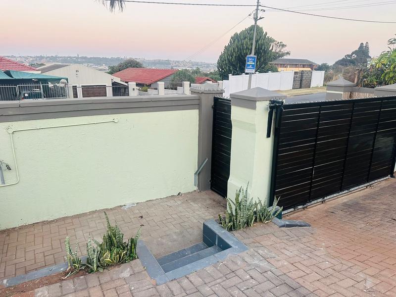 3 Bedroom Property for Sale in Montclair KwaZulu-Natal