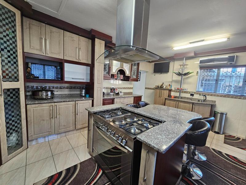 4 Bedroom Property for Sale in Dawncrest KwaZulu-Natal