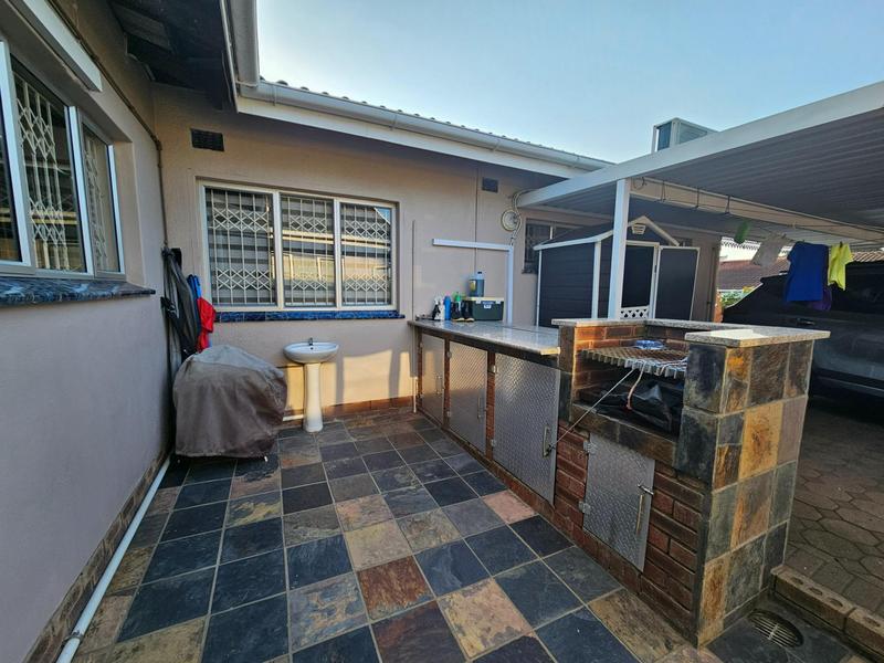 4 Bedroom Property for Sale in Dawncrest KwaZulu-Natal