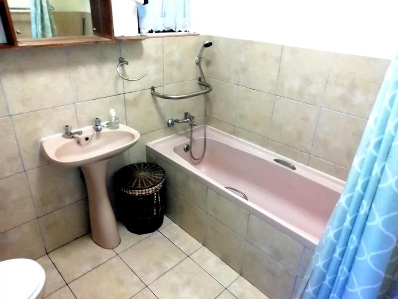 2 Bedroom Property for Sale in Scottburgh KwaZulu-Natal