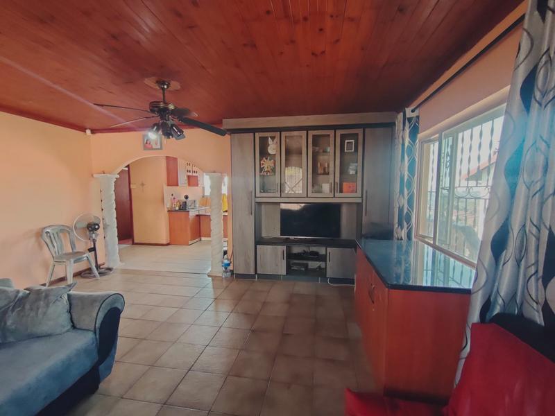 6 Bedroom Property for Sale in Umhlatuzana KwaZulu-Natal