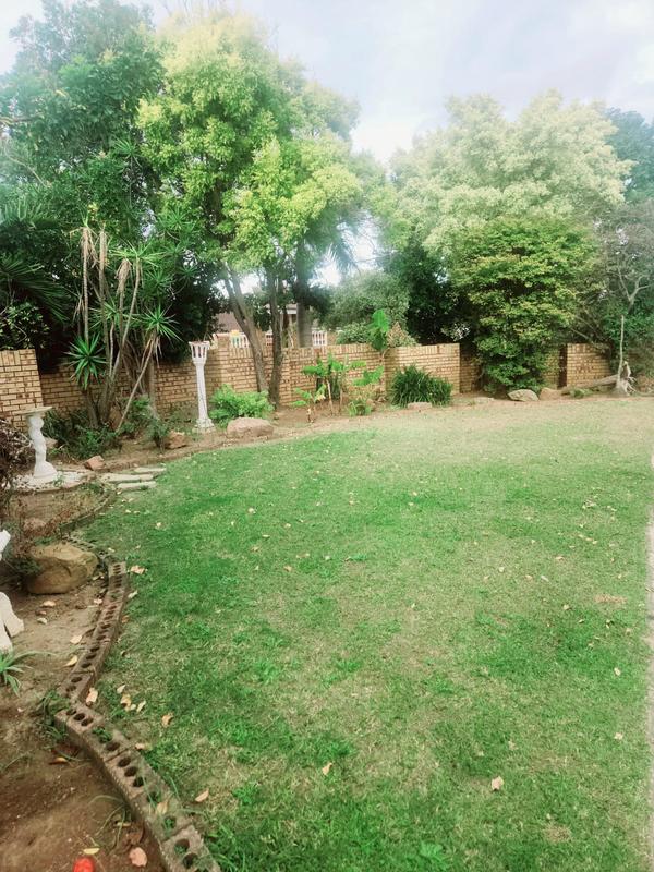 6 Bedroom Property for Sale in Naidooville KwaZulu-Natal