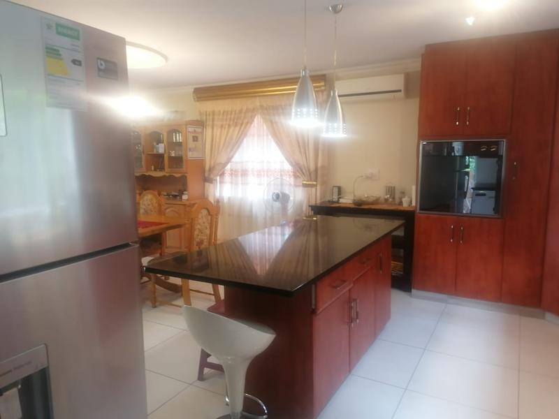 To Let 4 Bedroom Property for Rent in Havenside KwaZulu-Natal