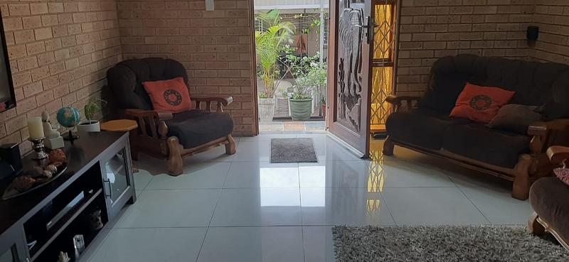 To Let 4 Bedroom Property for Rent in Havenside KwaZulu-Natal