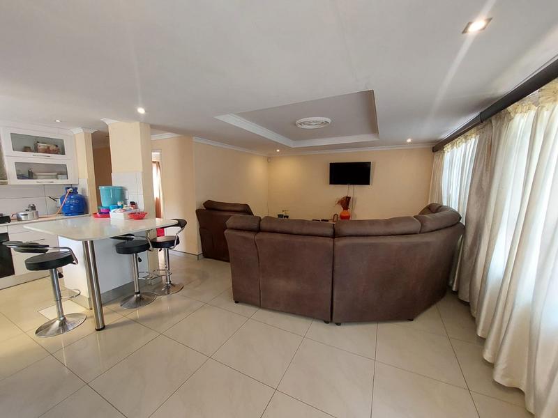 3 Bedroom Property for Sale in Amanzimtoti KwaZulu-Natal