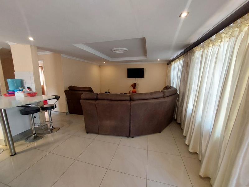 3 Bedroom Property for Sale in Amanzimtoti KwaZulu-Natal