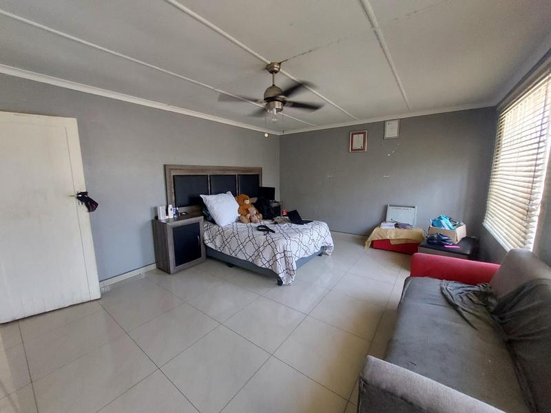 3 Bedroom Property for Sale in Amanzimtoti KwaZulu-Natal