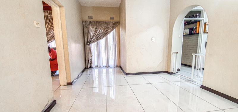 4 Bedroom Property for Sale in Panorama KwaZulu-Natal