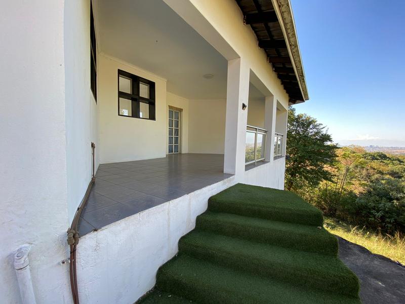 5 Bedroom Property for Sale in Reservoir Hills KwaZulu-Natal