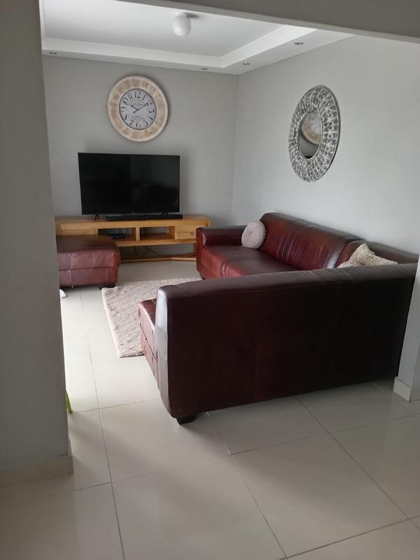 To Let 3 Bedroom Property for Rent in Kwandengezi KwaZulu-Natal