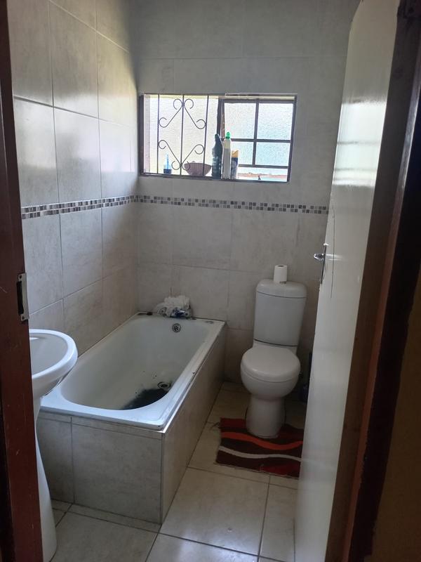 To Let 3 Bedroom Property for Rent in Kwandengezi KwaZulu-Natal