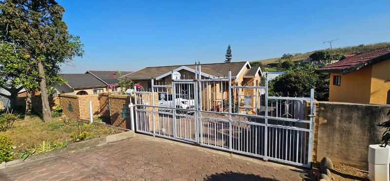 4 Bedroom Property for Sale in Naidooville KwaZulu-Natal