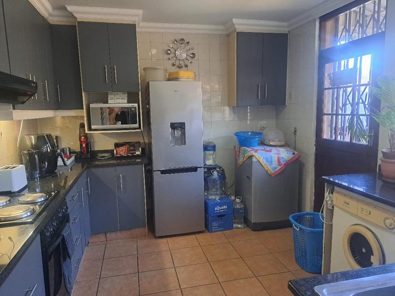 3 Bedroom Property for Sale in Montclair KwaZulu-Natal