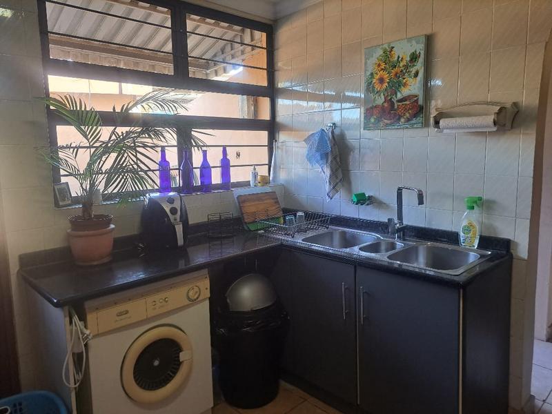 3 Bedroom Property for Sale in Montclair KwaZulu-Natal