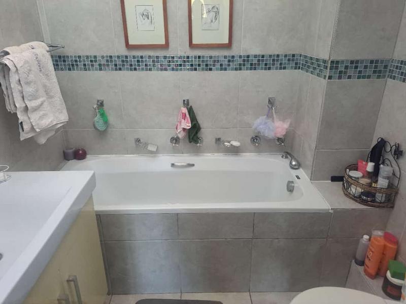 3 Bedroom Property for Sale in Montclair KwaZulu-Natal