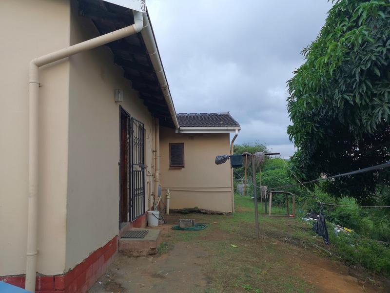 5 Bedroom Property for Sale in Umlazi KwaZulu-Natal