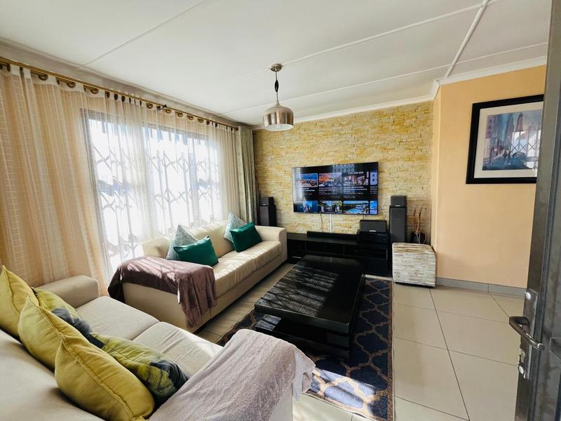 3 Bedroom Property for Sale in Umlazi KwaZulu-Natal