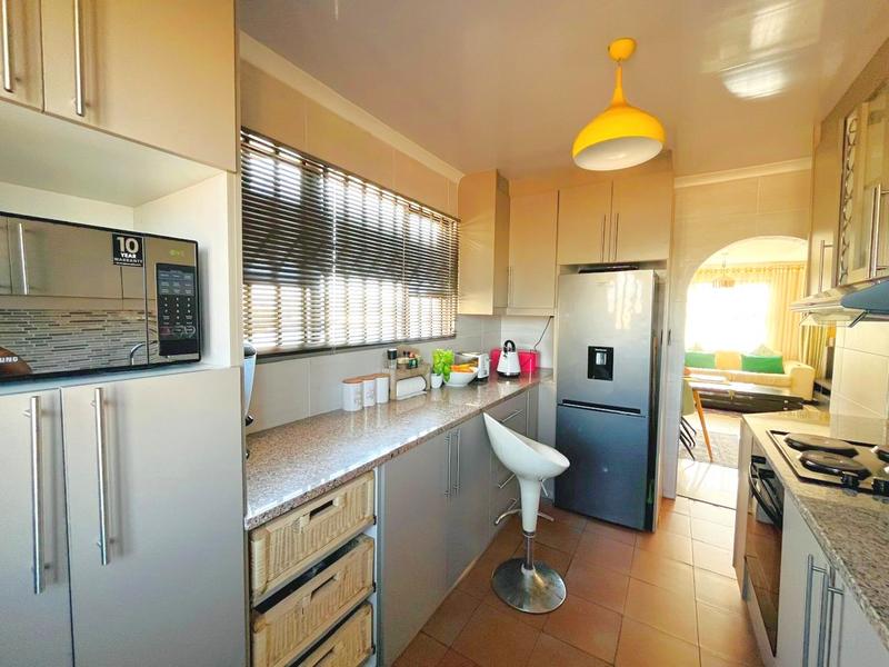 3 Bedroom Property for Sale in Umlazi KwaZulu-Natal