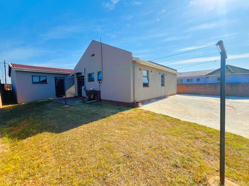 3 Bedroom Property for Sale in Umlazi KwaZulu-Natal