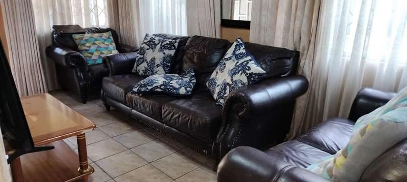 3 Bedroom Property for Sale in Umlazi KwaZulu-Natal