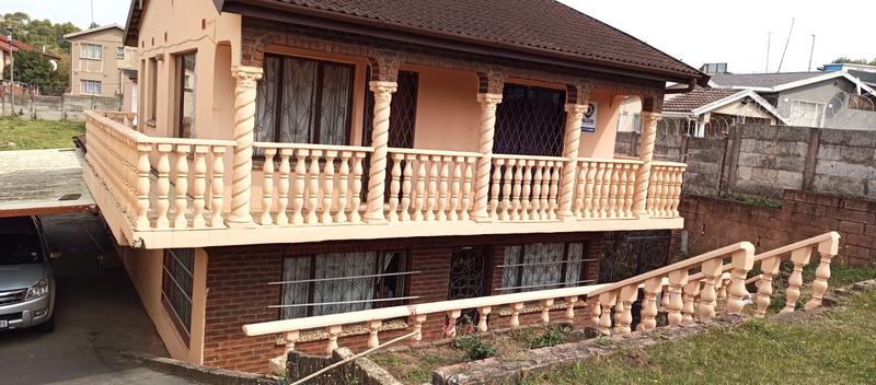 5 Bedroom Property for Sale in Chatsworth KwaZulu-Natal