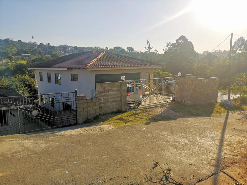 5 Bedroom Property for Sale in Lovu KwaZulu-Natal