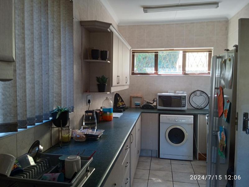 2 Bedroom Property for Sale in Umtentweni KwaZulu-Natal