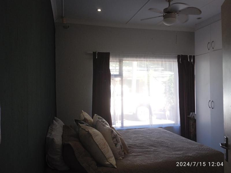 2 Bedroom Property for Sale in Umtentweni KwaZulu-Natal